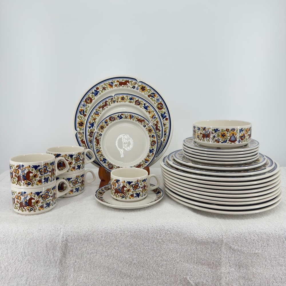 Vintage Villeroy & Boch Troubadour Dinnerware Folk Art Horse Floral 26Pcs
